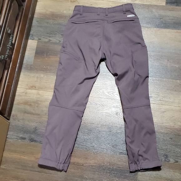 LIVSN Gray Ankle Cropped Pants with Relaxed Fit and Durable Fabric - Picture 10 of 10